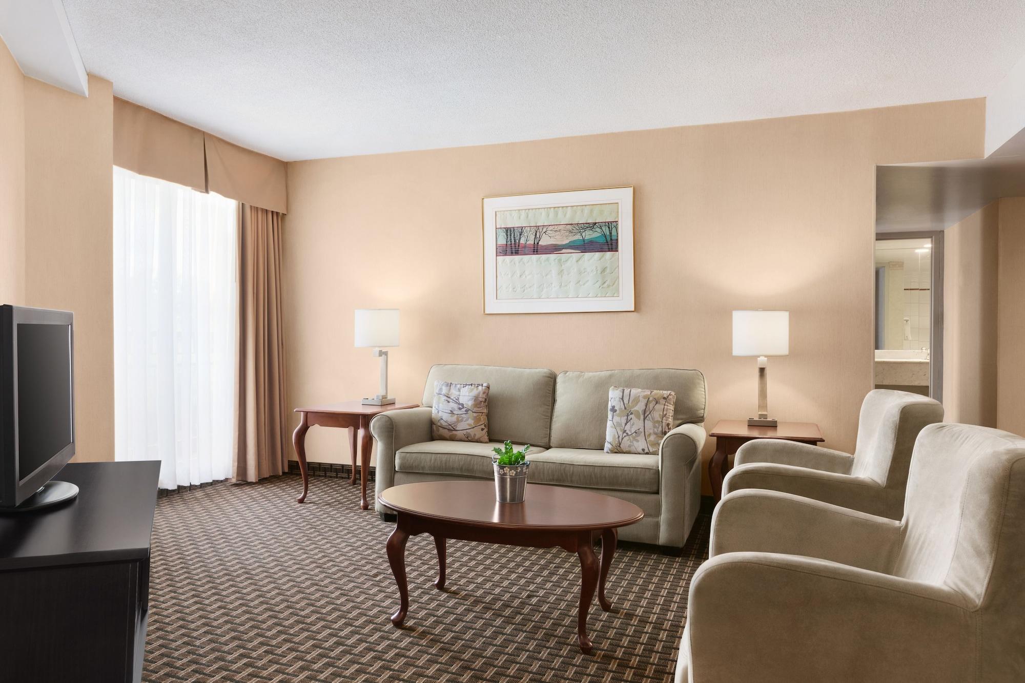 Ramada By Wyndham Belleville Harbourview Conference Center Kültér fotó