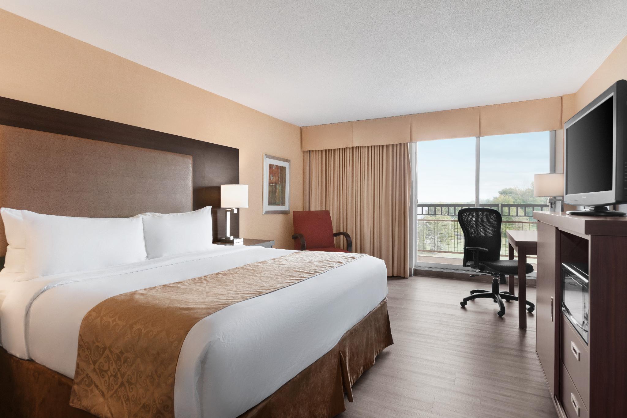 Ramada By Wyndham Belleville Harbourview Conference Center Kültér fotó