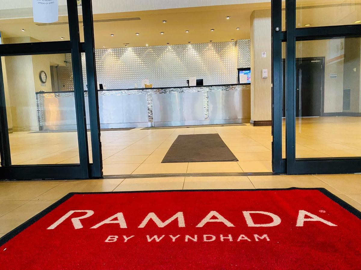 Ramada By Wyndham Belleville Harbourview Conference Center Kültér fotó