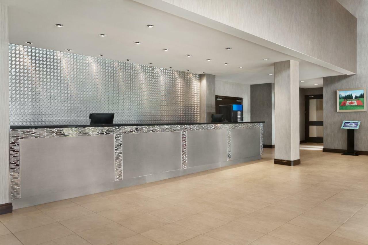 Ramada By Wyndham Belleville Harbourview Conference Center Kültér fotó